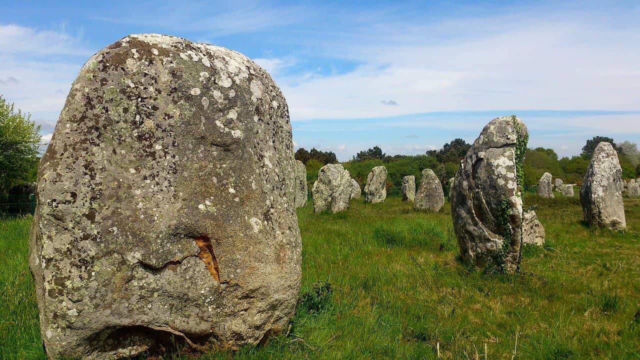 carnac pierres-min