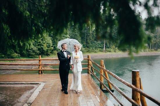 mariage sous la pluie