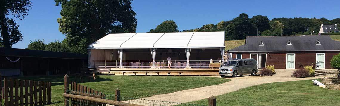 Tente pour mariage champêtre